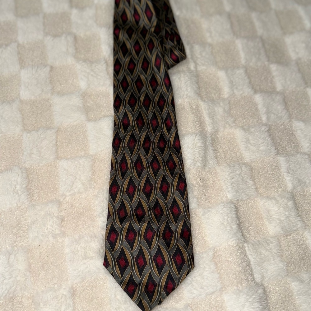 Great Ziggurat Silk Tie